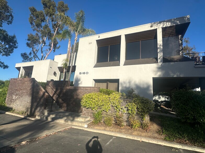 More Photos Of 5160 Campus Dr, Newport Beach Medical For Lease