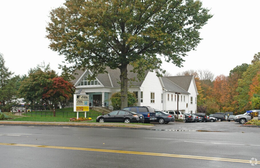 More Photos Of 300 Queen St, Southington Medical For Lease