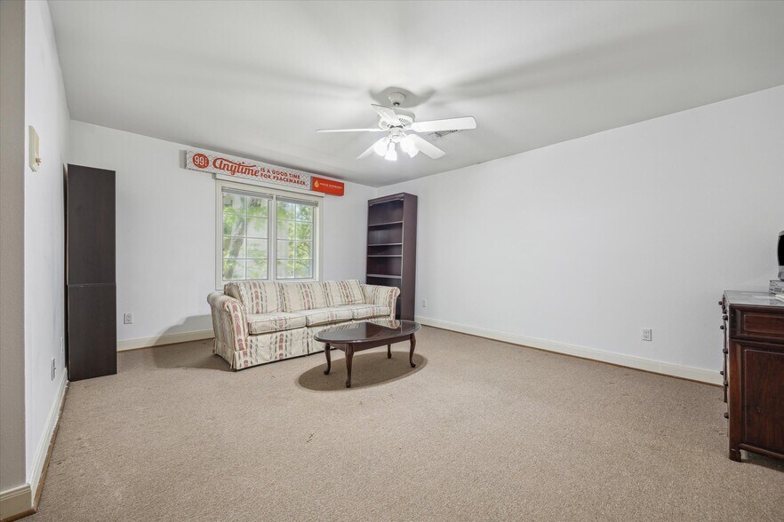 More Photos Of 5135 Edloe St, Houston Office Residential For Sale