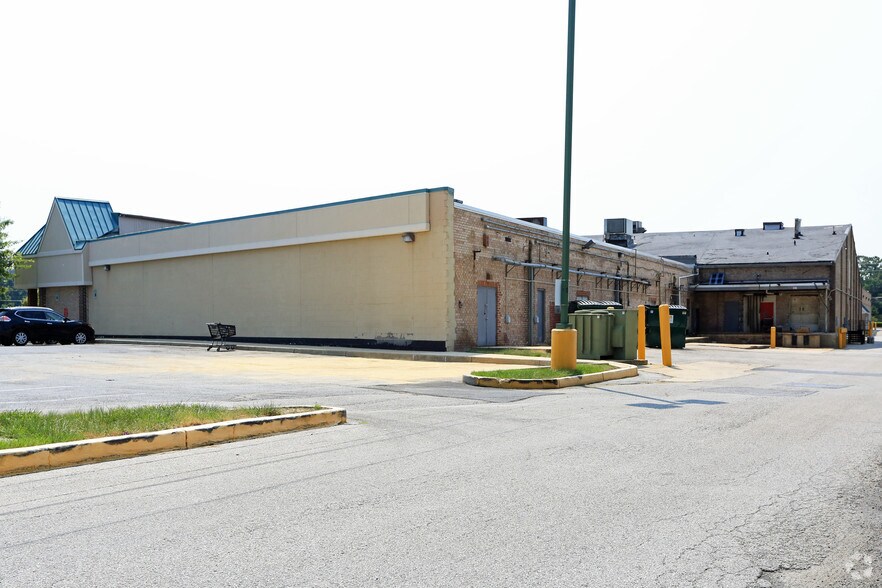 More Photos Of 6151-6153 Livingston Rd, Oxon Hill Storefront For Lease