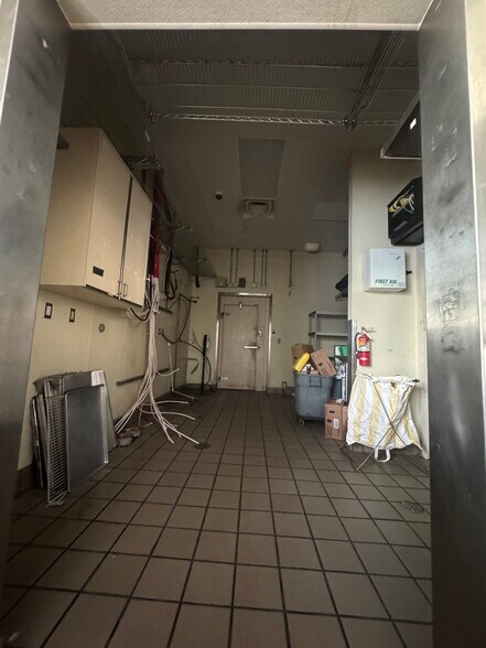 More Photos Of 1975 Abbott Rd, Anchorage Fast Food For Sale