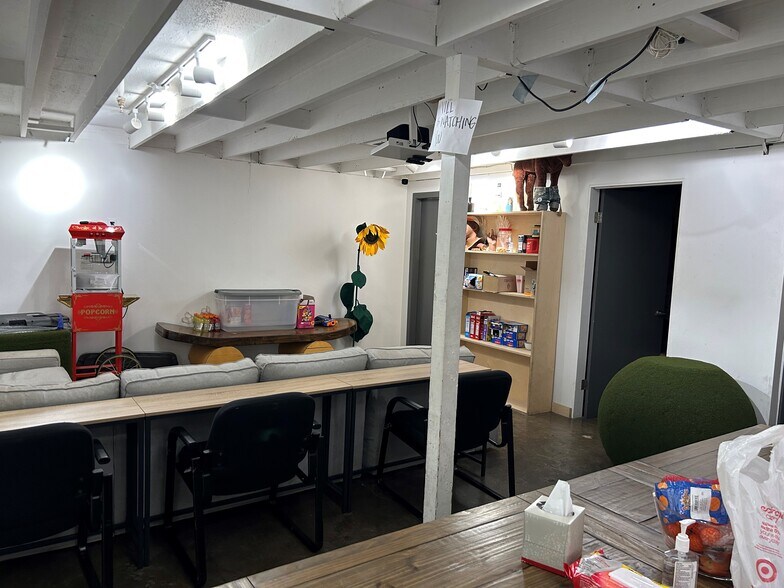 More Photos Of 3571 Hayden Ave, Culver City Warehouse For Lease