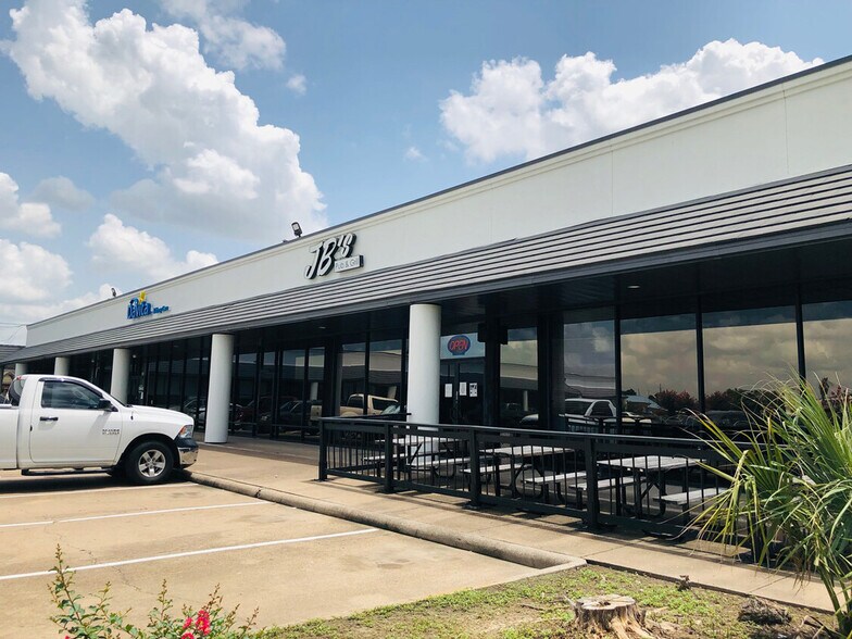 More Photos Of 9110 Jones Rd, Houston Storefront For Lease