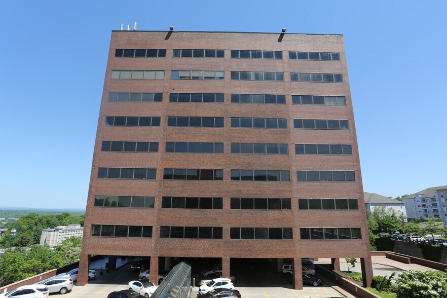 More Photos Of 2 Executive Dr, Fort Lee Office For Lease