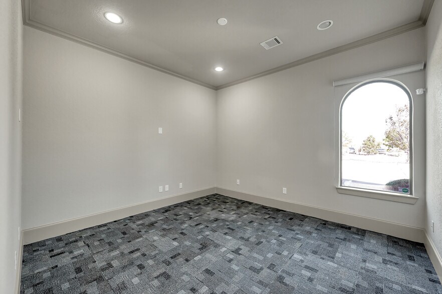 More Photos Of 250 Ed English Rd, Shenandoah Medical For Sale