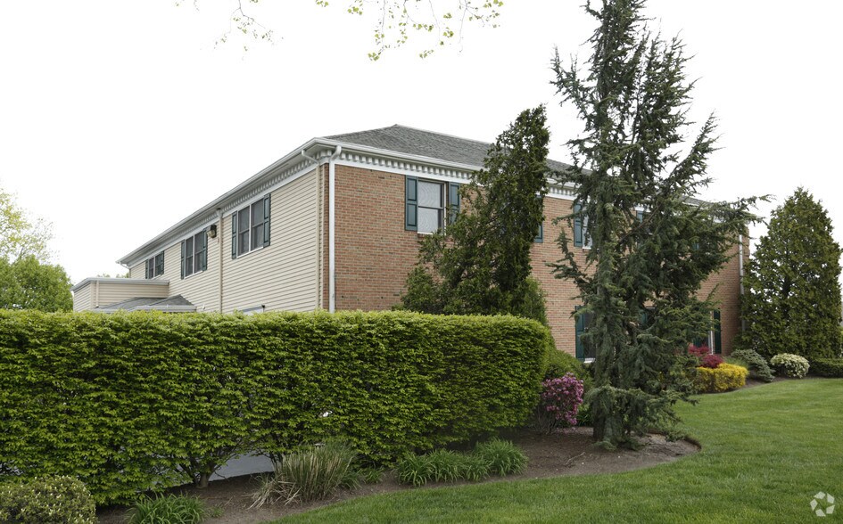 More Photos Of 600 Warren Ave, Spring Lake Office For Lease