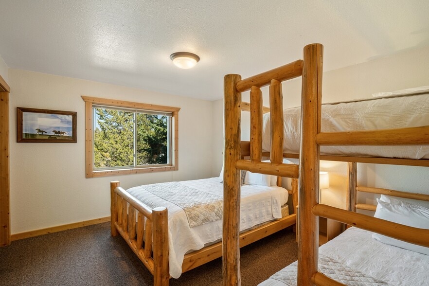 More Photos Of 229 N Hayden St, West Yellowstone Hotel For Sale