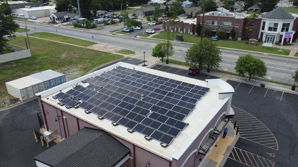 More Photos Of 302 S Lewis Ave, Tulsa Medical For Lease