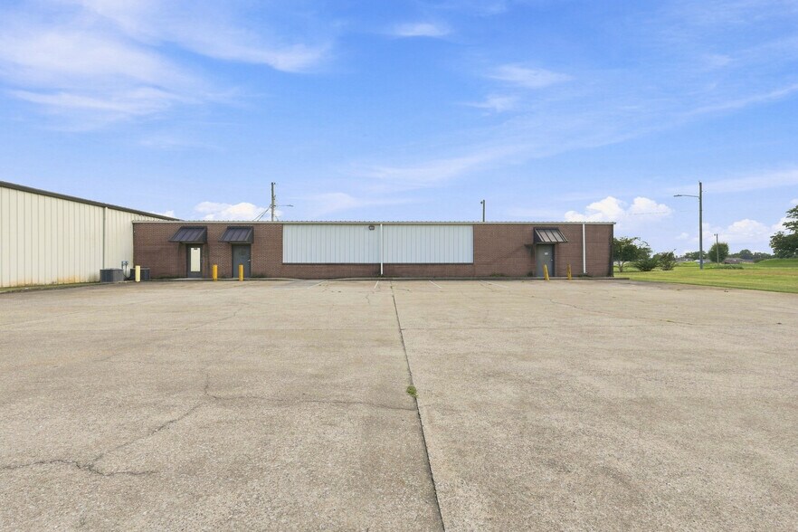 Primary Photo Of 524 Tuxedo Ave, Muscle Shoals Flex For Lease
