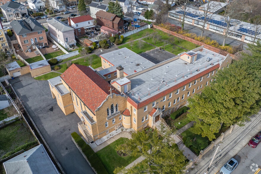 Primary Photo Of 3305 Country Club Rd, Bronx Specialty For Sale