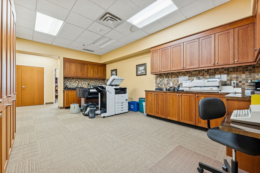 More Photos Of 1910 Main Ave, Durango Office For Sale