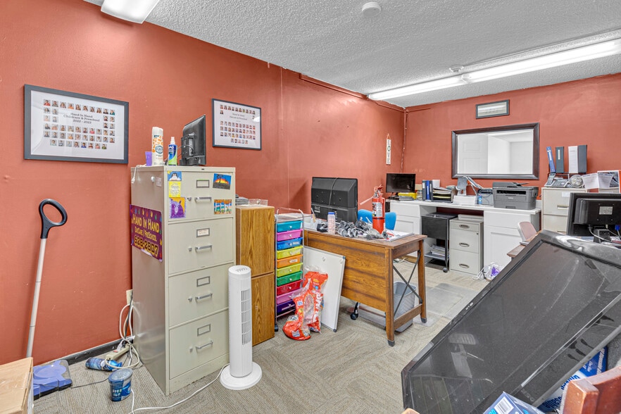 More Photos Of 205 Southbrook Pky, Kearney Daycare Center For Sale