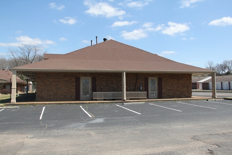 More Photos Of 5501 Winchester Rd, Memphis Office Residential For Sale