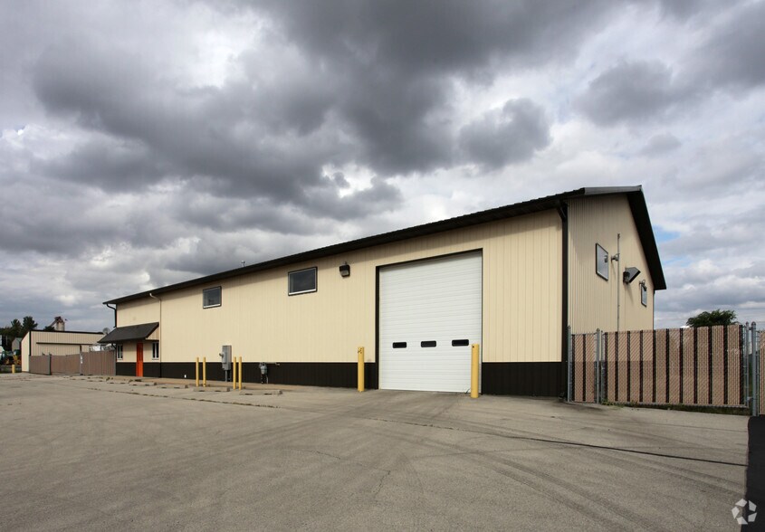 More Photos Of 2134 Maxim Dr, Joliet Service For Lease