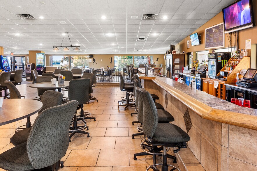 More Photos Of N8055 French Rd, Seymour Township Freestanding For Sale
