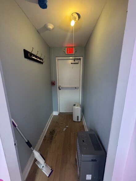 More Photos Of 3516-3518 W North Ave, Melrose Park Storefront Retail Residential For Lease