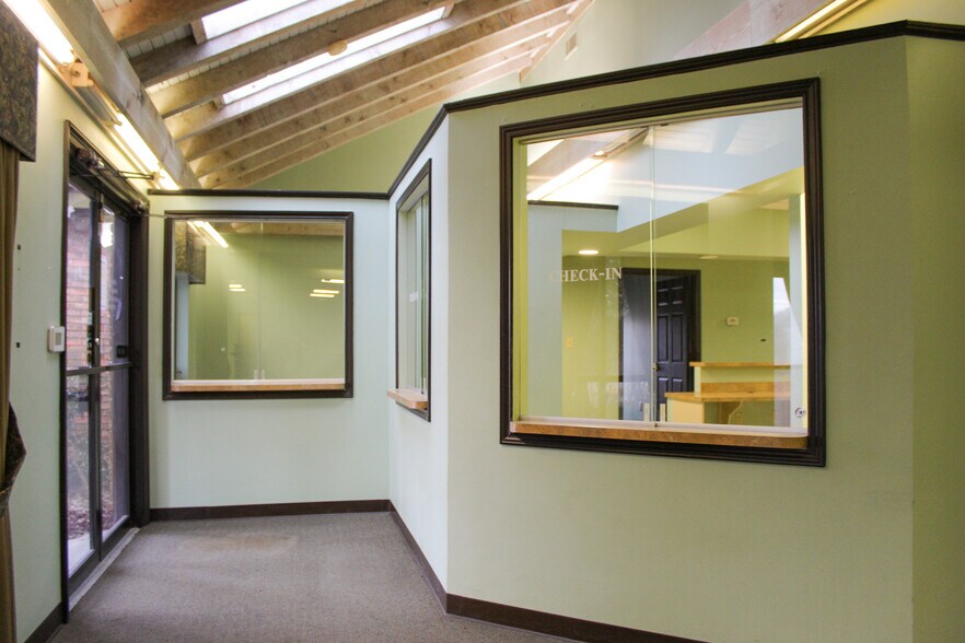 More Photos Of 326 Cooper St, Cedar Hill Medical For Lease