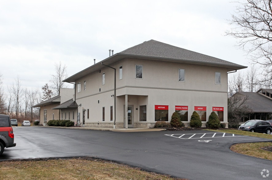 More Photos Of 171 Green Meadows Dr S, Lewis Center Office Residential For Sale