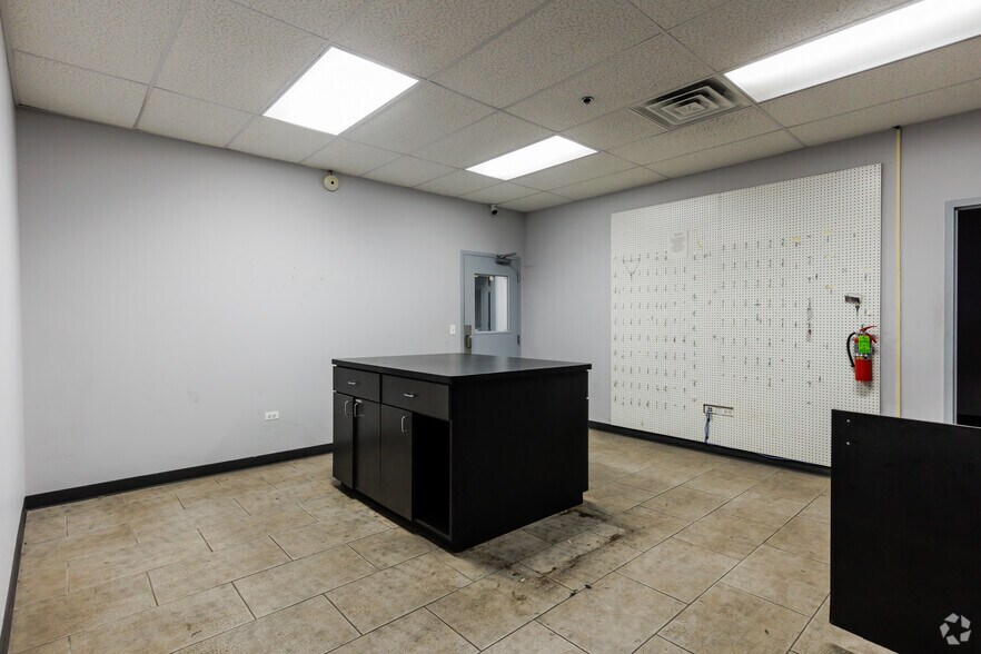 More Photos Of 4000 N Mannheim Rd, Franklin Park Auto Dealership For Sale