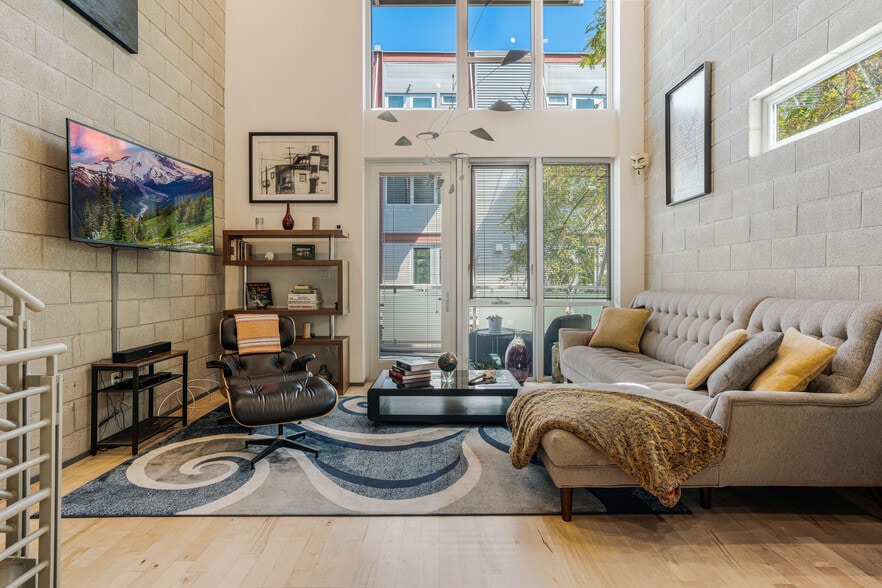 More Photos Of 3450 Cahuenga Blvd W, Los Angeles Office Residential For Lease