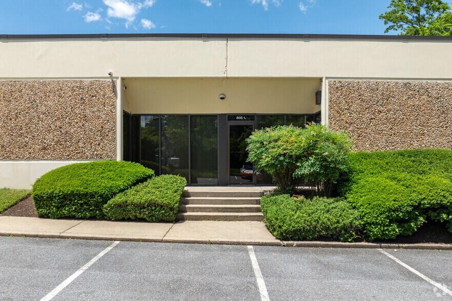 More Photos Of 805 Barkwood Ct, Linthicum Flex For Lease