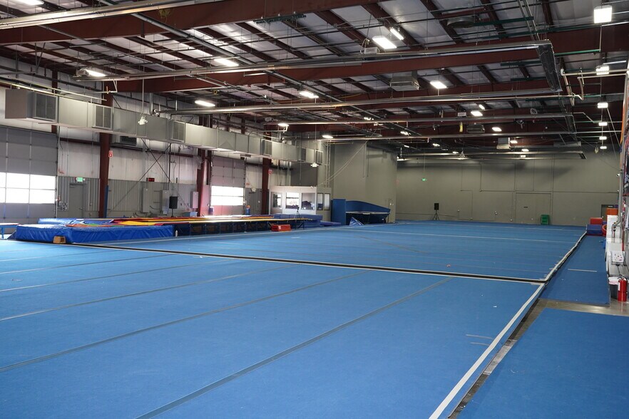 More Photos Of 3773 Monarch St, Frederick Warehouse For Lease