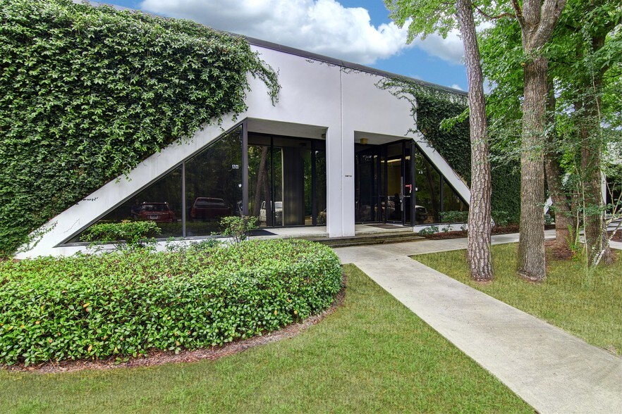 More Photos Of 410 S Trade Center Pky, The Woodlands Flex For Lease