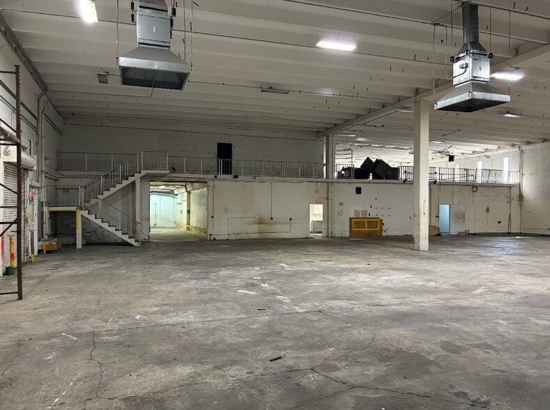 More Photos Of 2651 NW 55th Ct, Fort Lauderdale Warehouse For Lease