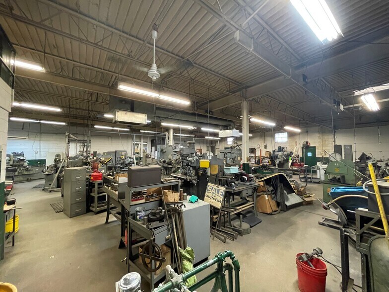 More Photos Of 11055 E 9 Mile Rd, Warren Warehouse For Sale