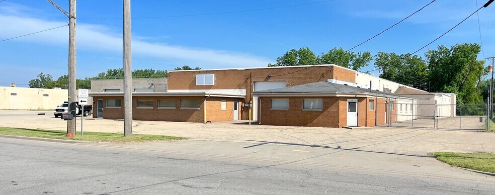 More Photos Of 1700 W Lusher Ave, Elkhart Warehouse For Sale