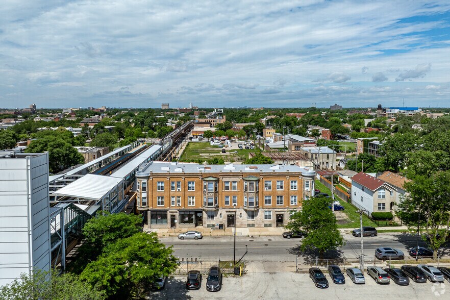 More Photos Of 200-210 N California Ave, Chicago Apartments For Lease