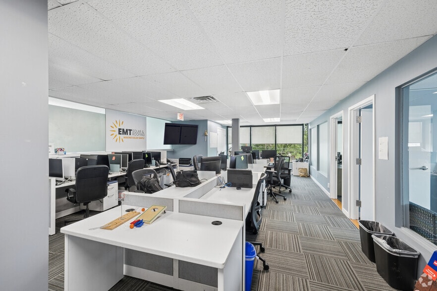 More Photos Of 523 Hollywood Ave, Cherry Hill Office For Lease