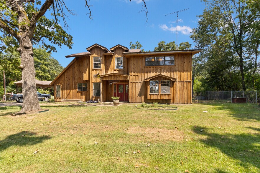 More Photos Of 750 N US Highway 287, Palestine Multifamily For Sale