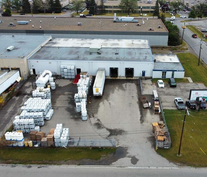 More Photos Of 2720 7th Ave NE, Calgary Warehouse For Sale