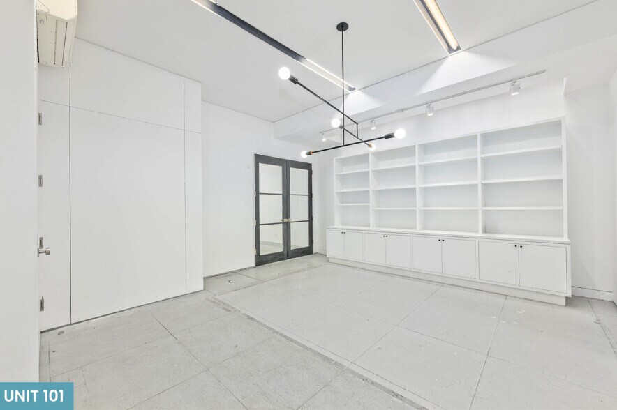 More Photos Of 6918 Melrose Ave, Los Angeles General Retail For Lease