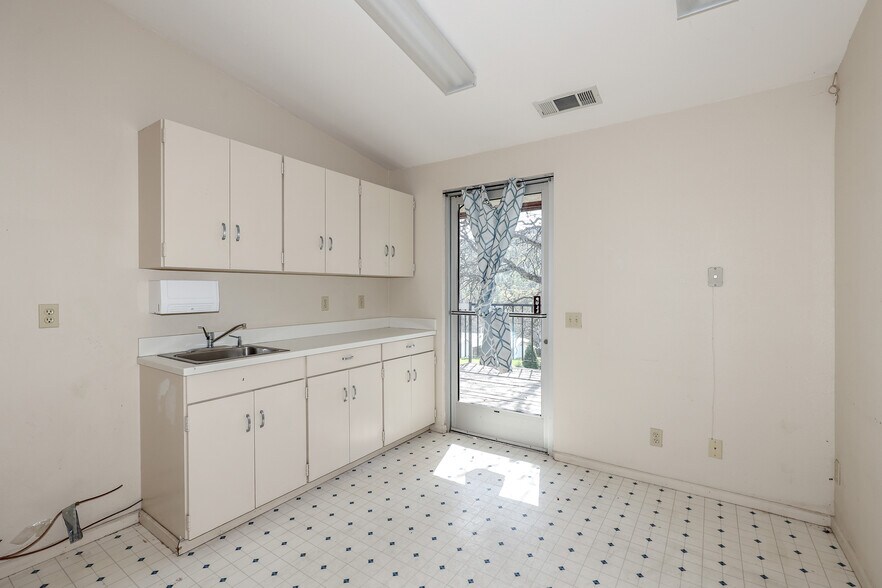 More Photos Of 5320 State Highway 49, Mariposa Office Residential For Sale