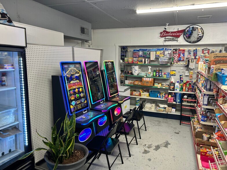 More Photos Of 107 N Church St, Selma Convenience Store For Sale