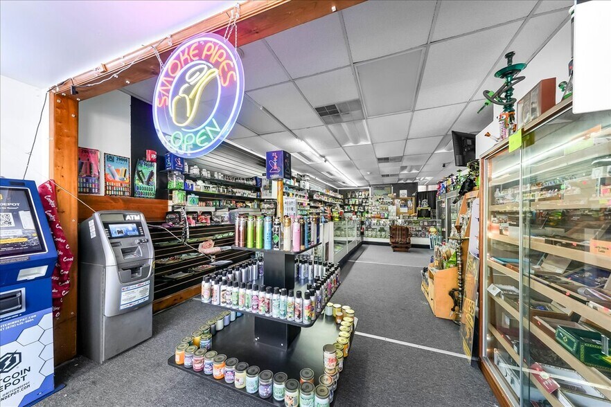 More Photos Of 13-15 S Chester Rd, Swarthmore Storefront Retail Residential For Sale
