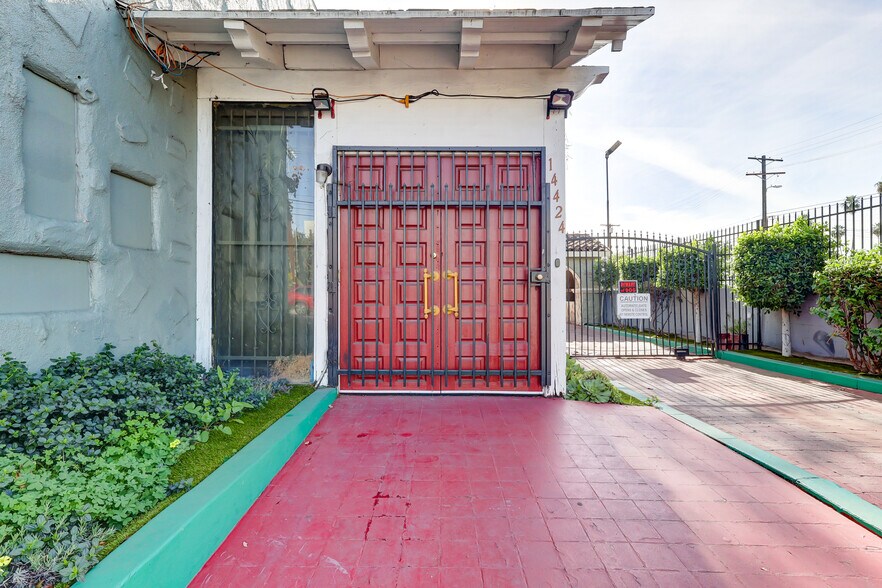 More Photos Of ,  Unknown For Sale