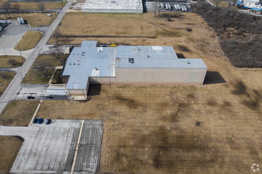 More Photos Of 2100 Cedar St, Fremont Distribution For Lease