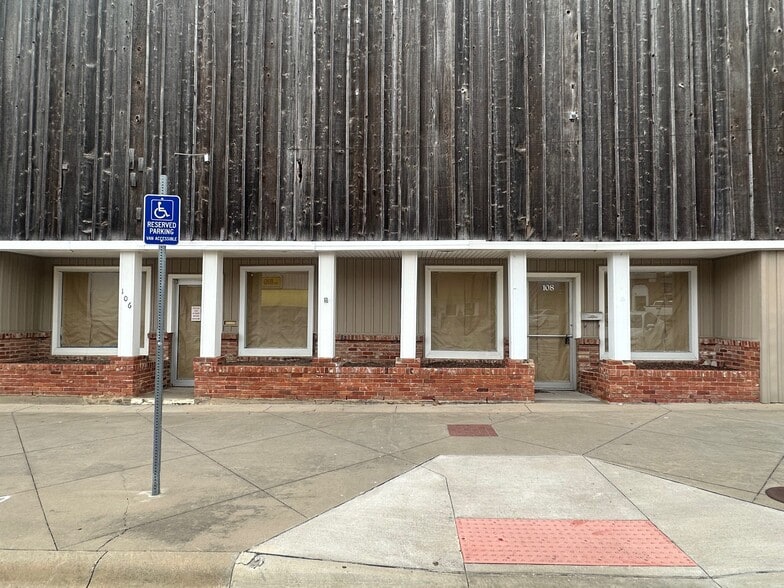 Primary Photo Of 106 E Main St, Independence Storefront For Sale