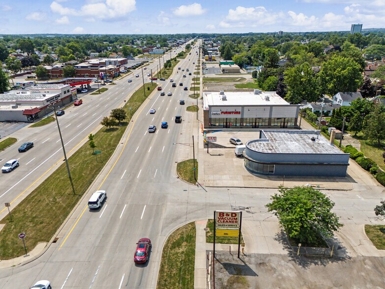 More Photos Of 14222 Fort St, Southgate General Retail For Lease