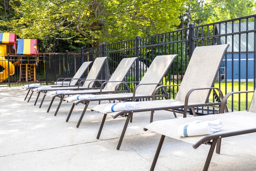 More Photos Of 344 Vt Route 100, West Dover Hotel For Sale