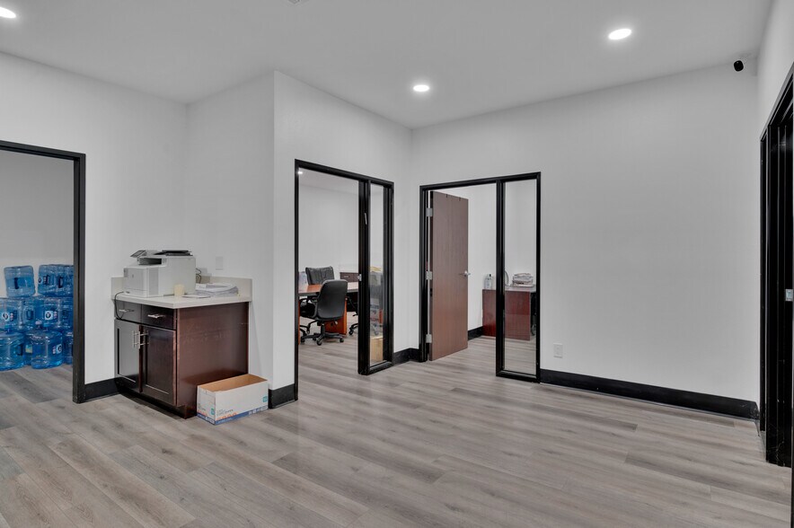 More Photos Of 23231 Vista Grande Dr, Laguna Hills Warehouse For Sale