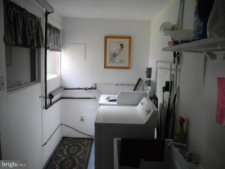 More Photos Of 6000 Chambers Hill Rd, Harrisburg Apartments For Sale