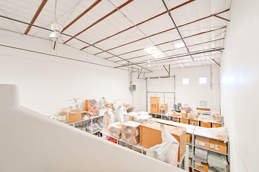 Primary Photo Of 11 Plaza La Prensa Rd, Santa Fe Warehouse For Sale