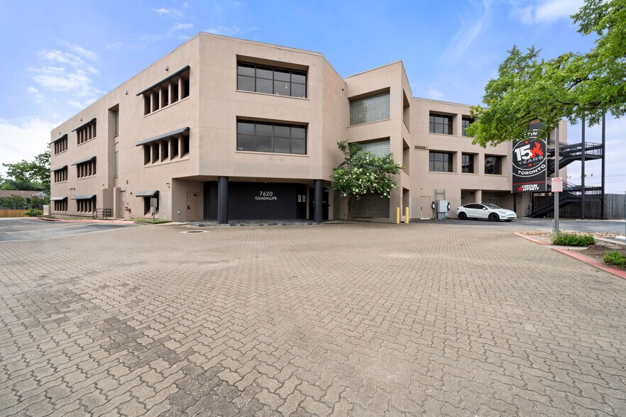 More Photos Of 7620 Guadalupe St, Austin Office For Lease