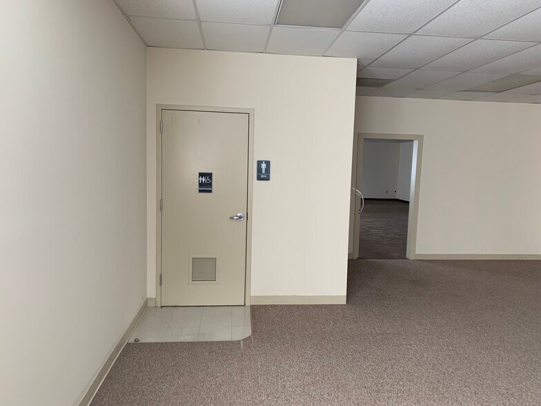 More Photos Of 1701 Center St, Apex Medical For Sale