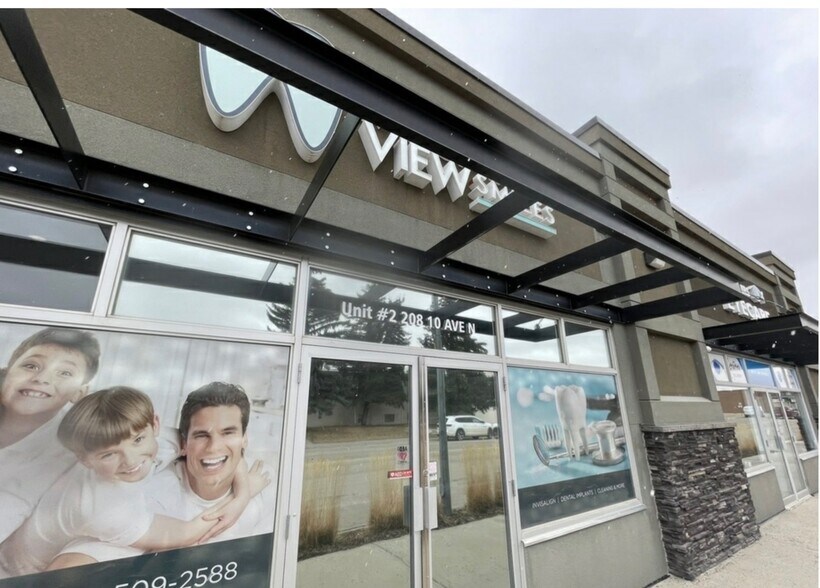 More Photos Of 208 10th Ave, Carstairs Storefront Retail Office For Sale