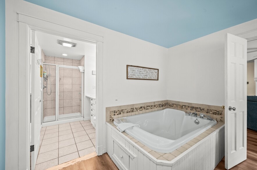 More Photos Of 231 E Buffalo St, New Buffalo Hotel For Sale